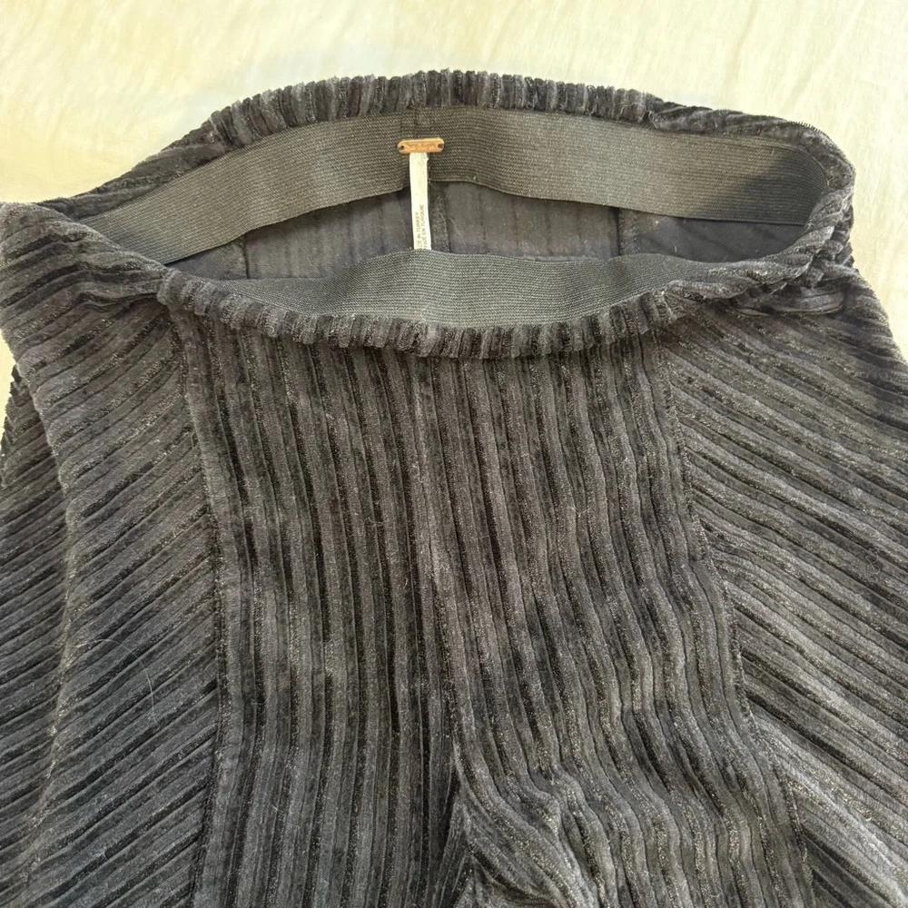 Free People Slim Pull-On Velvet Flare Pants Black - Picture 10 of 16